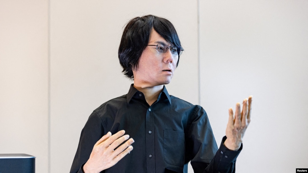 Humanoidni robot "Džeminoid" na globalnom samitu "Veštačka inteligencija zarad dobra" u Ženevi, 6. jula 2023. (Foto: Rojters/Pierre Albouy)