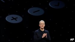 El presidente ejecutivo de Apple, Tim Cook durante el anuncio de nuevos productos en la Conferencia Mundial de Desarrolladores de Apple, en San José, California. Junio 4 de 2018.