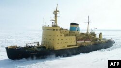 Rusia dërgon një tjetër akullthyese në detin e ngrirë Okhtosk