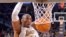 Kobe Bryant fait un dunk lors du match de NBA entre les Los Angeles Lakers et les  Indiana Pacers, USA, le 4 janvier 2015. (AP Photo/Mark J. Terrill)