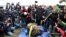 El fragmento de meteorito recuperado del lago Chebarkul, ubicado a unos 80 kilómetros al oeste de Chelyabinsk, es el de mayor tamaño de todas las partes recuperadas.