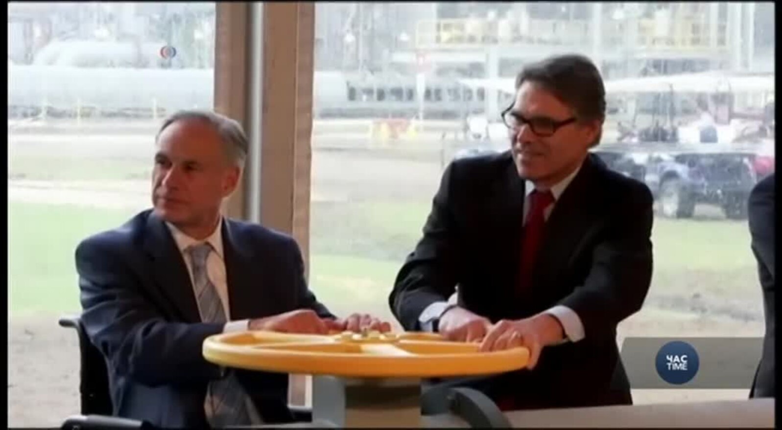 Російські пранкери, представившись прем'єр-міністром України, провели переговори телефоном із міністром енергетики США. Відео