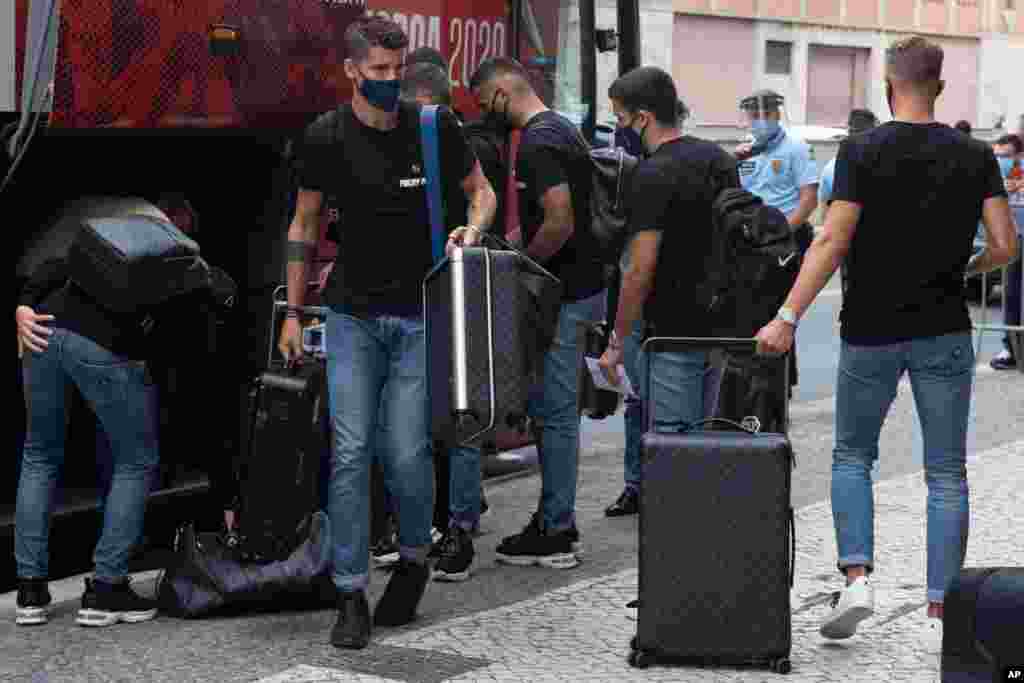 بازیکنان اتلتیکو مادرید وارد شهر لیسبون پرتغال شدند. آنها پنجشنبه در چهارچوب دیدار یک چهارم نهایی لیگ قهرمانان اروپا به مصاف لایپزیش خواهند رفت