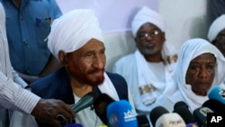 Leading Sudanese opposition figure Sadiq al-Mahdi, Sudan's last democratically elected prime minister, holds a news conference at the Umma Party House in Omdurman, Sudan, April 27, 2019.