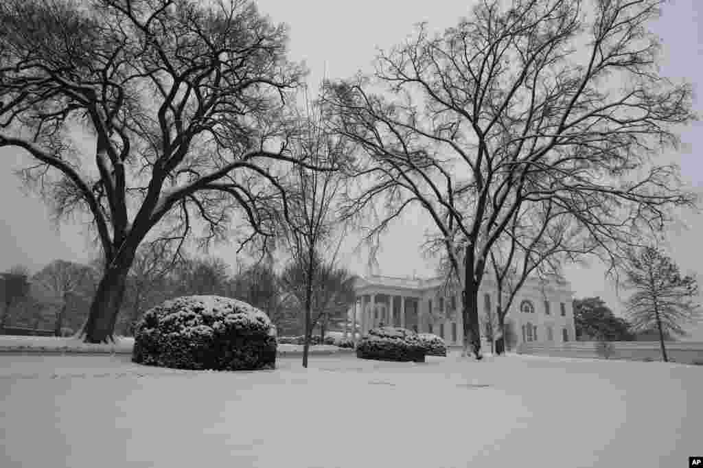 شدید سرد موسم کی وجہ سے اسکول بند کردیئے گئے