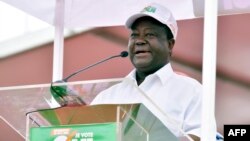 L'ancien président ivoirien, Henri Konan Bédié, s'exprime lors d'un rassemblement au stade Félix Houphouët-Boigny, à Abidjan, le 22 octobre 2016.