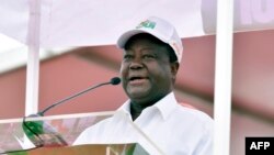 L'ancien président ivoirien, Henri Konan Bédié, s'exprime lors d'un rassemblement au stade Félix Houphouët-Boigny, à Abidjan, le 22 octobre 2016.