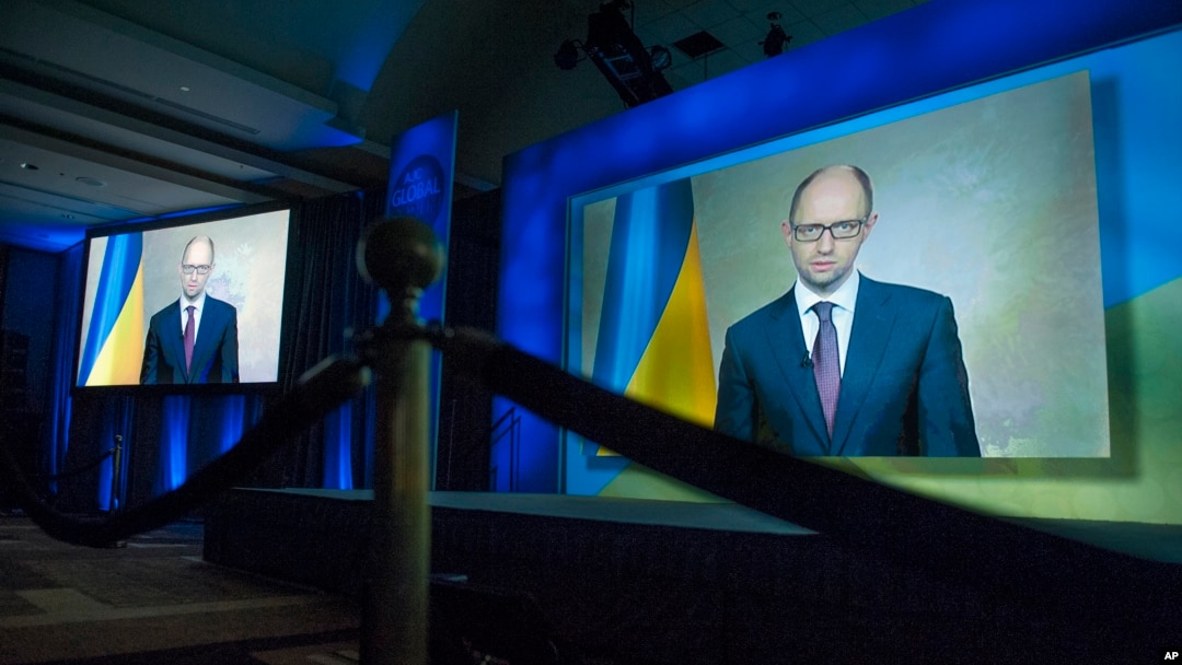 Arseniy Yatsenyuk, muvaqqat bosh vazir 