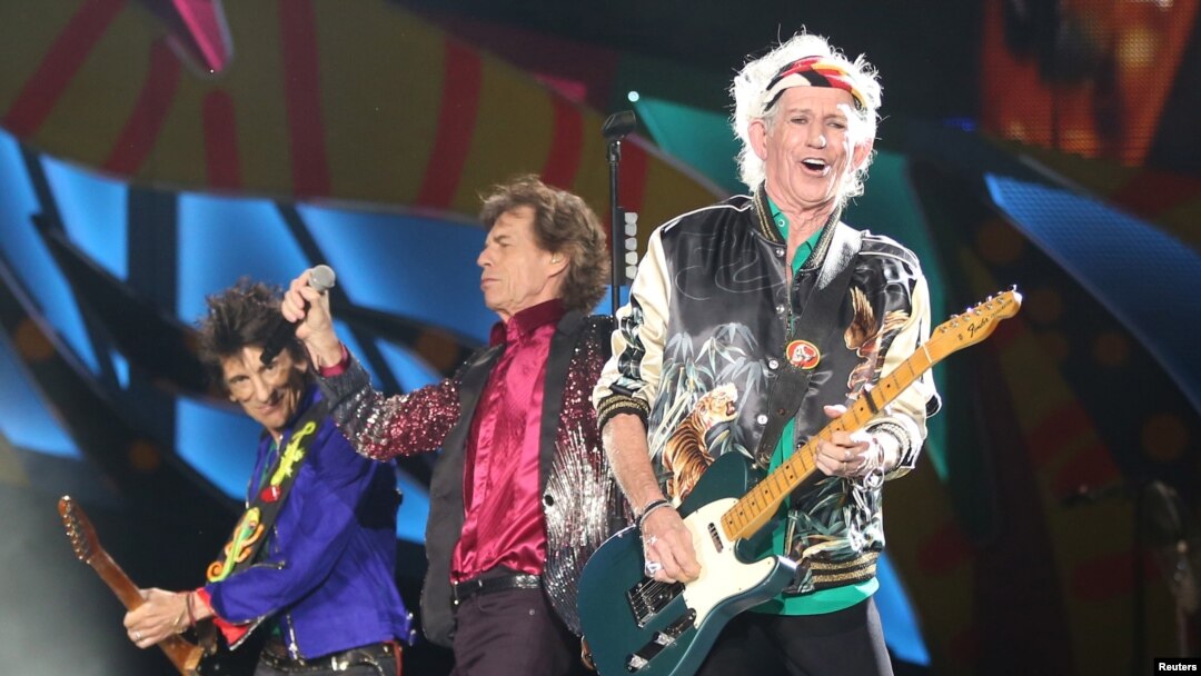 Keith Richards (R), Mick Jagger (C) and Ronnie Wood of the Rolling Stones perform a free outdoor concert at Ciudad Deportiva de la Habana sports complex in Havana, Cuba, March 25, 2016. REUTERS/Alexandre Meneghini