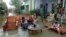 အင်ဒိုရေဘေး အိမ်ပေါင်းထောင်ချီ နစ်မြုပ်