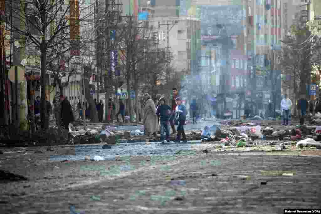 Çatışmalar sonrası Diyarbakır Sur mahallesinden görüntüler