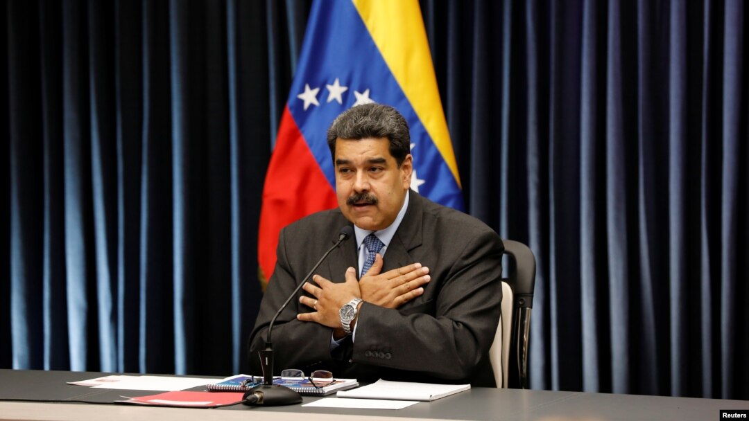 Presiden Venezuela Nicolas Maduro saat berbicara di hadapan media dalam konferensi pers di Istana Miraflores di Caracas, Venezuela, 18 September 2018.