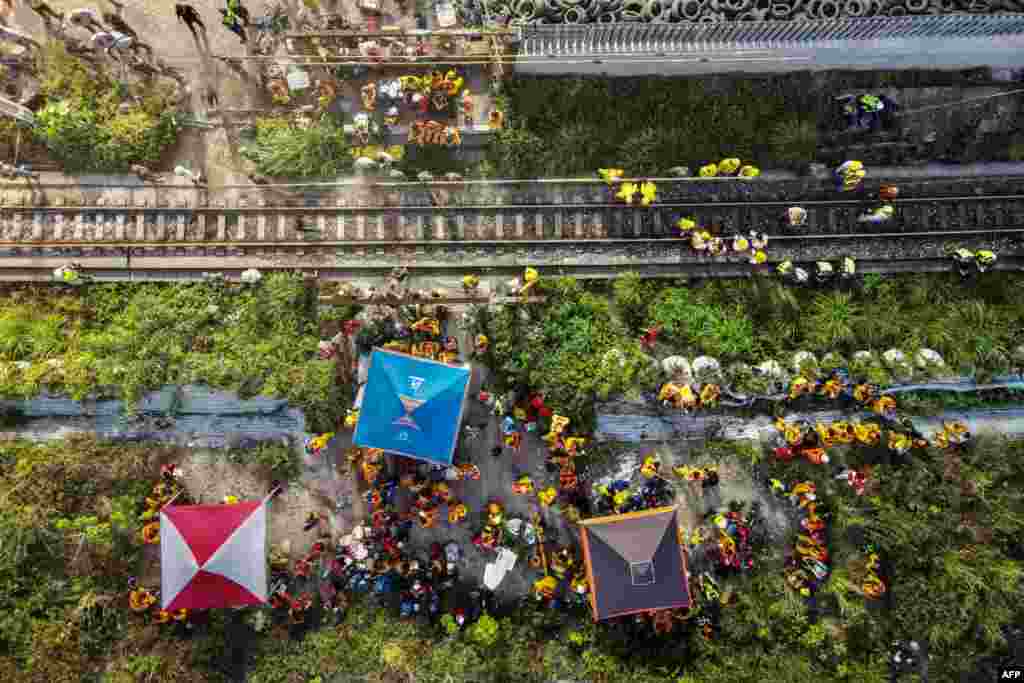 ہلاک ہونے والوں میں ٹرین کا نوجوان ڈرائیور بھی شامل ہے جس کی حال ہی میں شادی ہوئی تھی۔