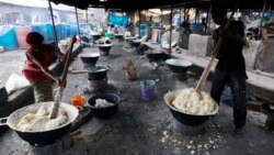 ZimPlus: Mugabe Donates Cassava to Angry Villagers as War Vets Denounce Planned Zanu PF Million Men March, Monday, May 16, 2016