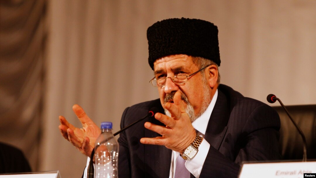 Qrim-tatarlar yetakchisi Refat Chubarov qurultoyda so'zlayapti. 29-mart, 2014-yil.