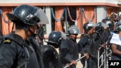 La police lors d'une manifestation à Nouakchott le 16 janvier 2015.