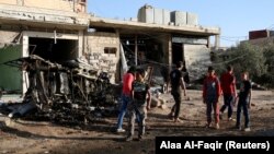 Une rue de Tafas, tenue par les rebelles, après un bombardement aérien s, Syrie, 5 juin 2017.