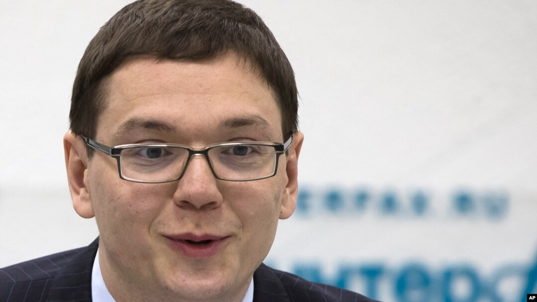 Pavel Chikov, a member of the presidential human rights council, speaks to the media in Moscow, March 28, 2013.