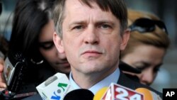  U.S. Assistant Secretary for International Security and Nonproliferation Thomas Countryman talks to the media in this file photo, at the government building in Skopje, Macedonia, February 2011.