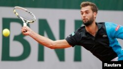 Petenis Perancis Benoit Paire maju ke babak perempat final turnamen Stuttgart, Jerman (foto: dok).