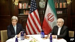 အမေရိကန်နိုင်ငံခြားရေးဝန်ကြီး John Kerry နှင့် အီရန်နိုင်ငံခြားရေးဝန်ကြီး Javad Zarif တို့ သတင်းစာရှင်းလင်းပွဲ