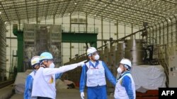 日本首相岸田文雄在2023年8月20日视察福岛核电站运作方东京电力公司（TEPCO）的核废水处理厂。 