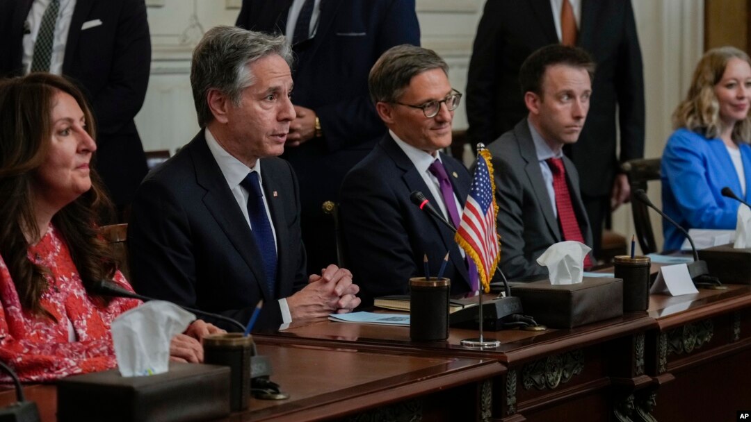 ენტონი ბლინკენი (მარცხნიდან მეორე) ეგვიპტეში გამართულ მოლაპარაკებებზე. 21 მარტი, 2024 წ.