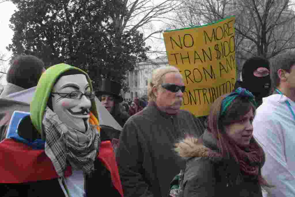 Manifestación contra el aniversario del voto de la Corte Suprema de EE.UU. que elimina límites de contribuciones a campañas políticas de parte de corporaciones.