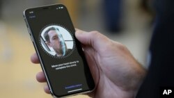 Una nueva herramienta de Apple llamada "neuralMatch" detectará imágenes conocidas de abuso sexual infantil en los teléfonos, sin descifrar los mensajes de las personas.