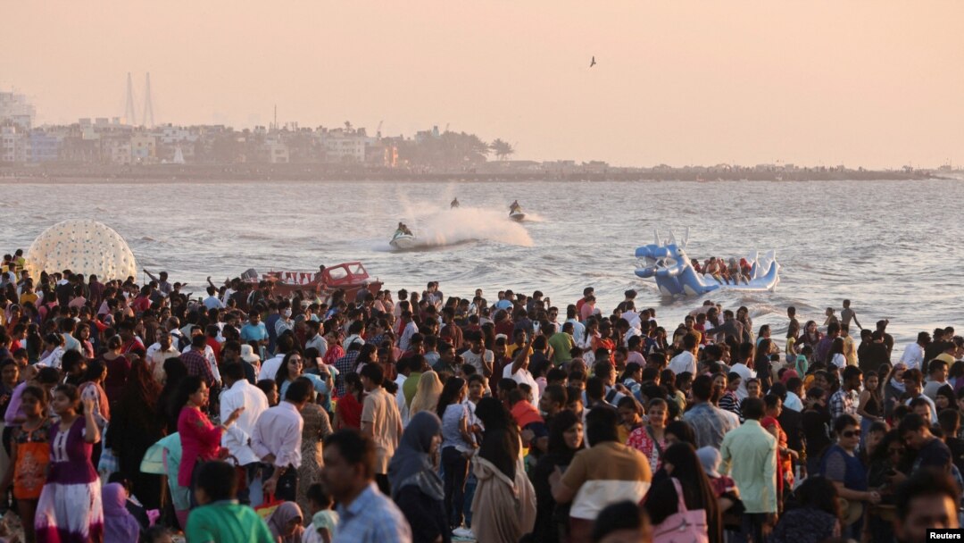 ARHIVA - Proslava Nove godine u Mumbaju, u Indiji (Foto: Reuters/Francis Mascarenhas)
