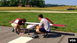 Researchers work on a drone in Blacksburg, Virginia. Photo shot with Google Glass. (Carolyn Presutti/VOA)