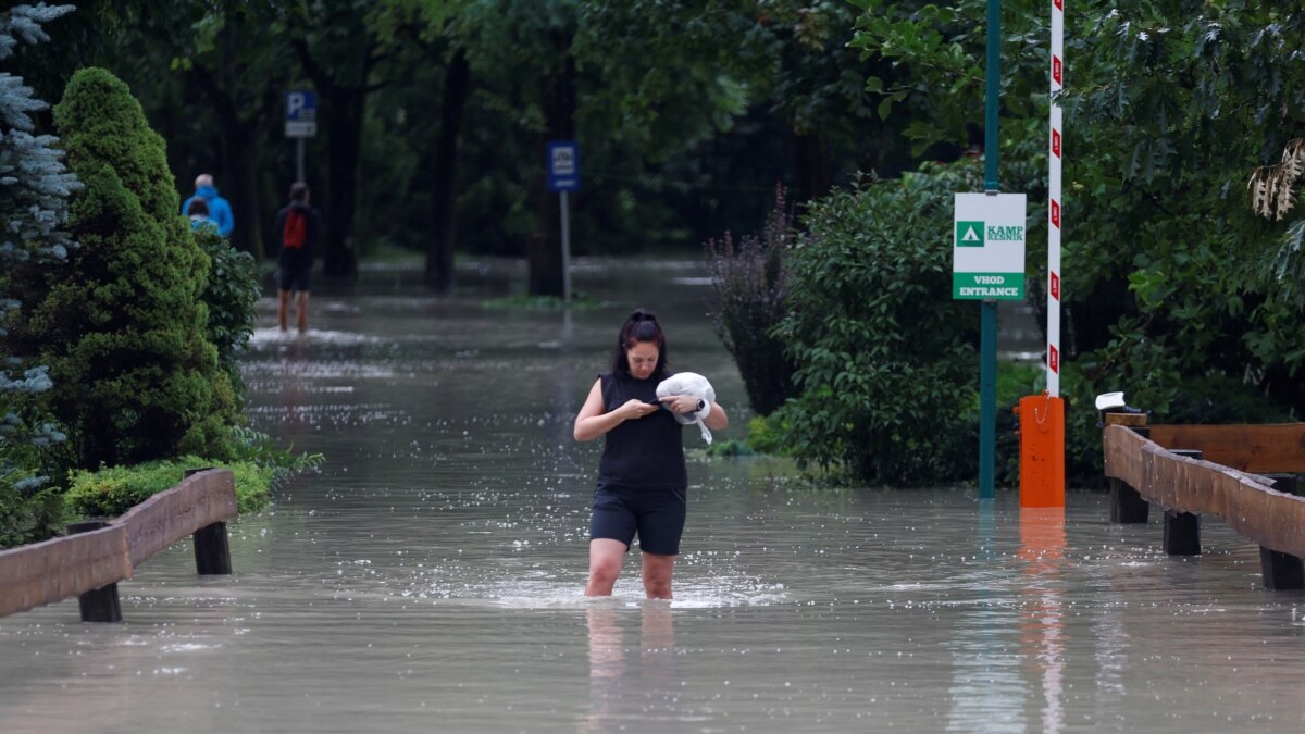 Snažno Nevreme Pogodilo Sloveniju, Troje Ljudi Stradalo U Poplavama