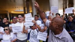 Demonstrators protest outside the CNE headquarters in Caracas, Venezuela, October 1, 2026.  "The infrastructure has to be replaced in order for these elections to be valid," said Secretary Rubio.   