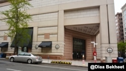 This photo shows the front entrance to Macy's department store in Washington, DC. April 4, 2020. (Photo: Diaa Bekheet)