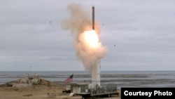 Bộ Quốc phòng Hoa Kỳ thử tên lửa ở đảo San Nicolas Island, California, 18/8/2019. (Photo courtesy of Defense.gov)