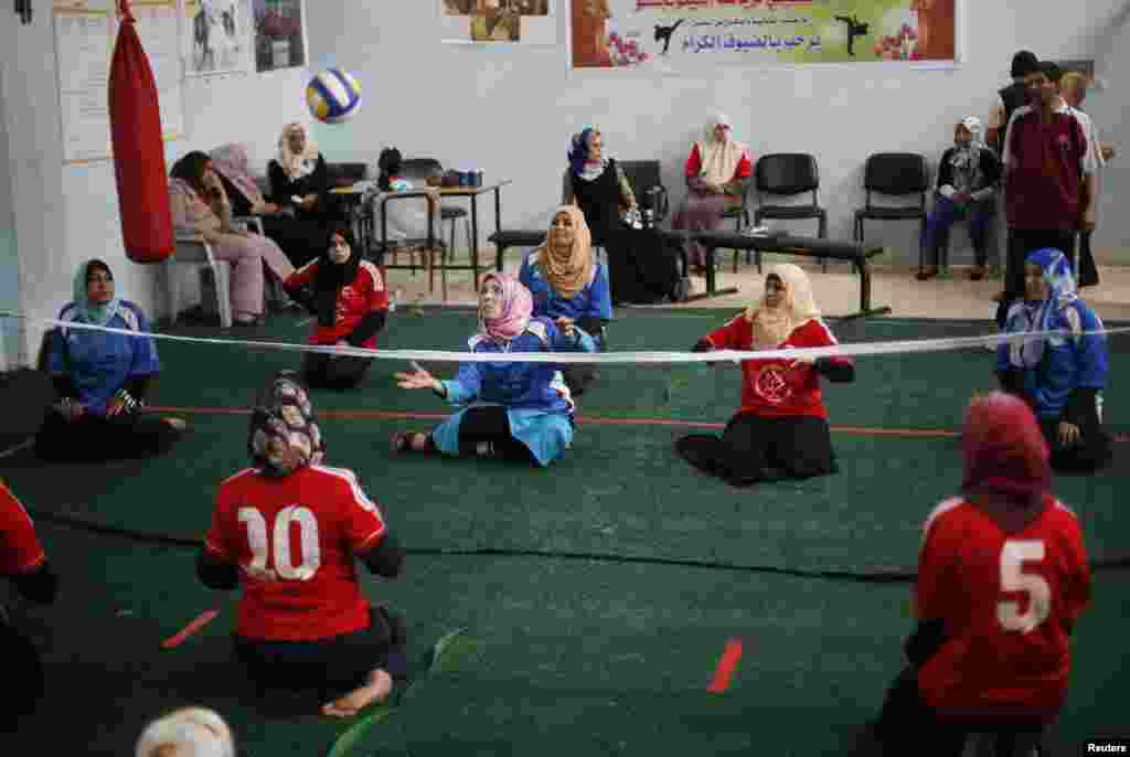 والی وال کورٹ کی لمبائی 10x6 میٹرز ہوتی ہے۔