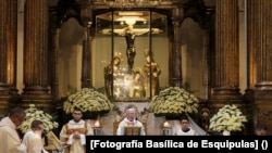 La Basílica de Esquipulas, en Guatemala, resguarda la venerada imagen del Cristo Negro. [Fotografía Basílica de Esquipulas]