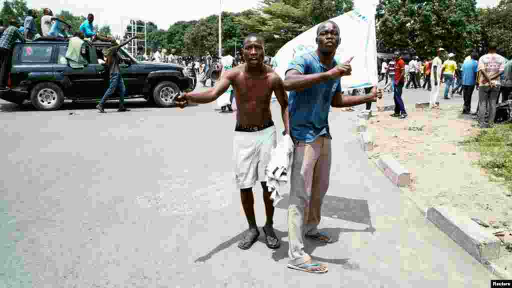 Les manifestants réclament la démission du président Joseph Kabila à Kinshasa, le 19 septembre 2016.