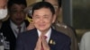 Mantan Perdana Menteri Thailand Thaksin Shinawatra tiba di bandara Don Muang di Bangkok, Thailand, 22 Agustus 2023. (Foto: AP)