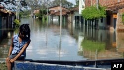 Các chuyên gia khí tượng nói rằng mưa quá nhiều gây lụt lội đường phố ở miền nam Colombia là do hiện tượng khí hậu La Nina