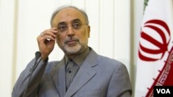 Kepala badan tenaga atom Iran, Ali Akbar Salehi mengumumkan penangkapan 4 orang yang dicurigai berupaya mensabotase fasilitas nuklir Iran (foto: dok). 