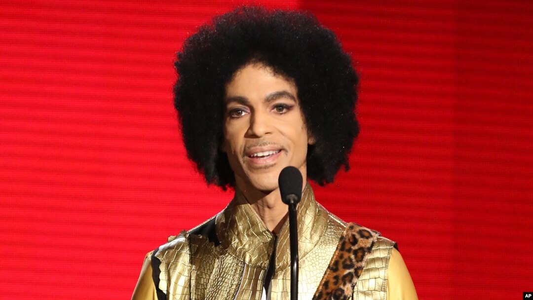 Prince dalam acara American Music Awards di Los Angeles.