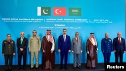 وزیران خارجه و دفاع سه کشور و مقام‌های ارشد نظامی ترکیه، عربستان سعودی و پاکستان در این نشست شرکت کردند.
