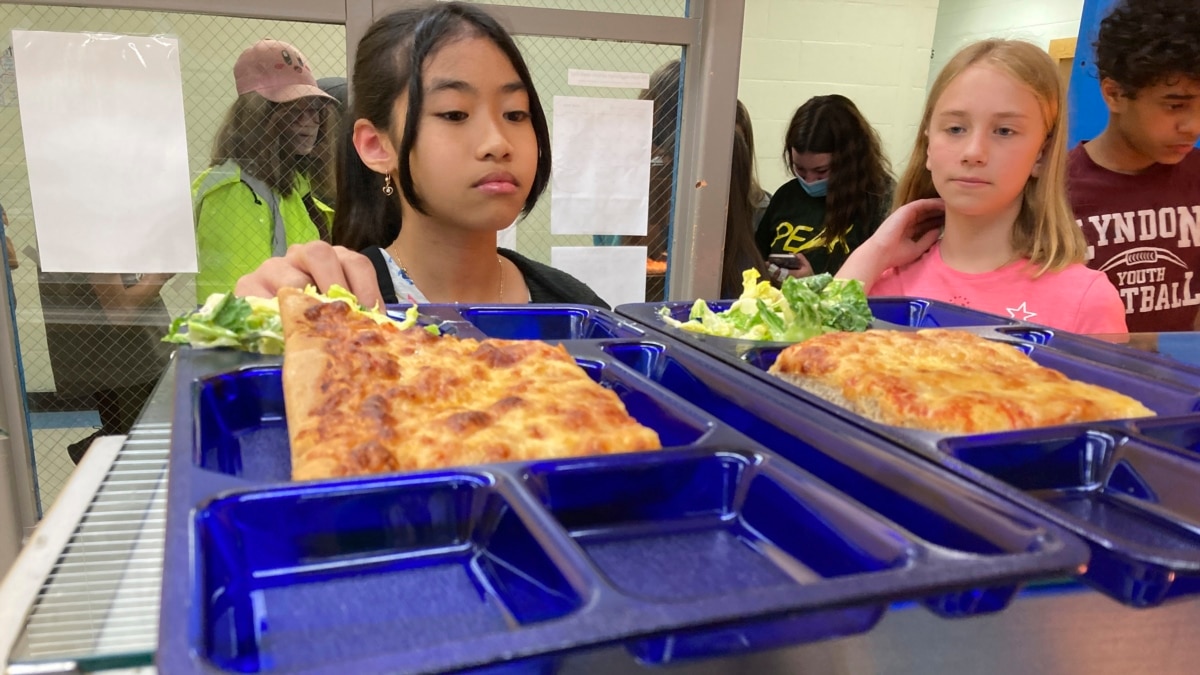 american school cafeteria