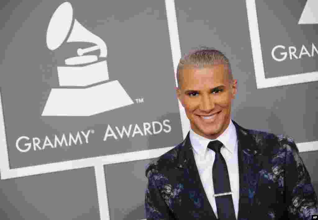 Jay Manuel tiba di acara Grammy Awards ke-55 di Los Angeles.