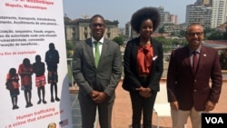 Frederick D. Hawkins (Adido Político - EUA), Amabélia Chuquela (Procuradora-Geral Adjunta) e César Guedes (Representante do UNODC)
