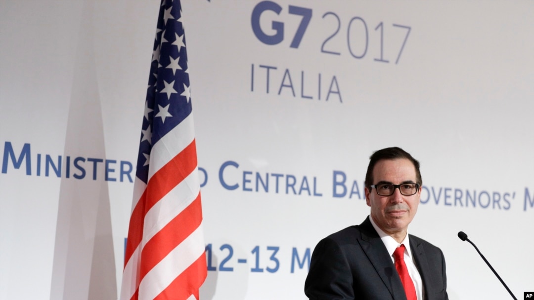 Menteri Keuangan Steven T Mnuchin saat memberikan sambutan pada hari terakhir KTT Para Menteri Keuangan negara-negara anggota G7 di Bari, Italia, 13 Mei 2017 (Foto: dok),