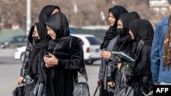 این نهاد بین‌المللی گفته است که نیازمندی سکتور صحت افغانستان بسیار زیاد است و نیاز است تا به کارمندان صحی زن بیشتر در این زمینه آموزش داده شود.