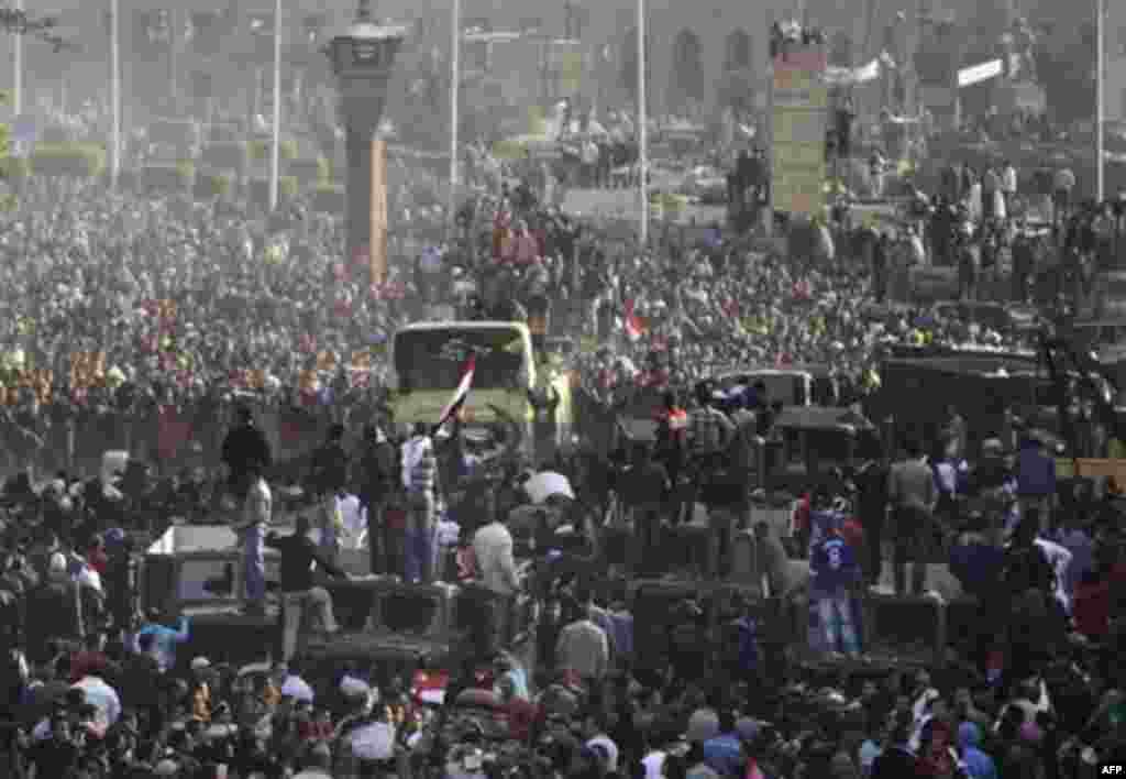 A house burns in a Thai village near a 11th-century Preah Vihear temple at the border between Thailand and Cambodia February 4, 2011. Thai and Cambodian soldiers exchanged fire in a two-hour border clash on Friday that killed two Cambodian soldiers and a 
