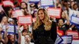 La cantante Beyoncé asiste a un mitin de campaña de la candidata presidencial demócrata a la vicepresidencia de Estados Unidos, Kamala Harris, en Houston, Texas, Estados Unidos, el 25 de octubre de 2024. [Foto: Archivo/Reuters] 